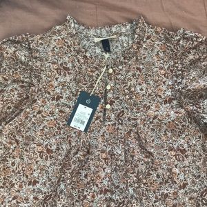 NWT Long sleeve blouse